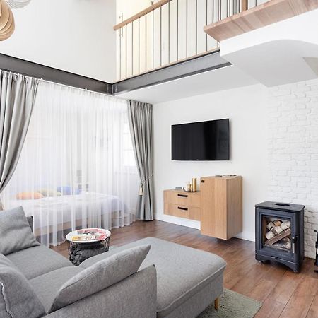 3 Bedroom Apartment 24H Self Check In, Free Parking, Ac, Fireplace Βίλνιους Εξωτερικό φωτογραφία